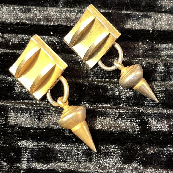 Stunning Vintage Brushed Goldtone Modernist Cone Shape Dangle Pierced Earrings - Picture 1 of 6